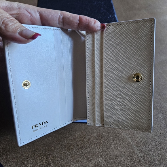 NWT. Prada Floral Wallet in Cream and Blue - Picture 5 of 7